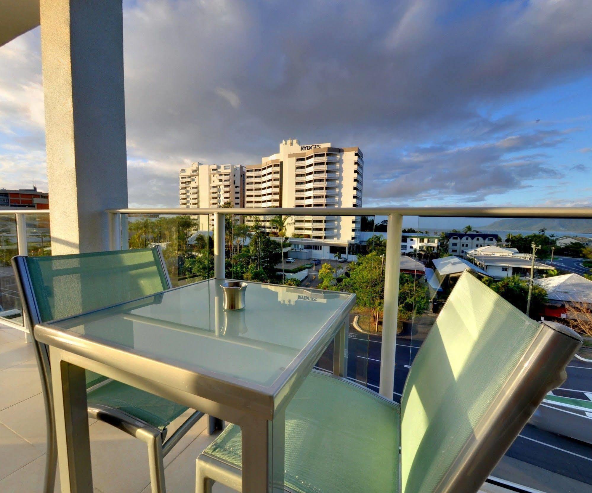 201 Lake Street Hotel Cairns Exterior foto